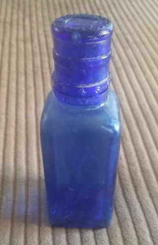 Vintage John Wyeth & Bro Blue Glass Medicine Bottle With Glass Dose Lid Ex Cond