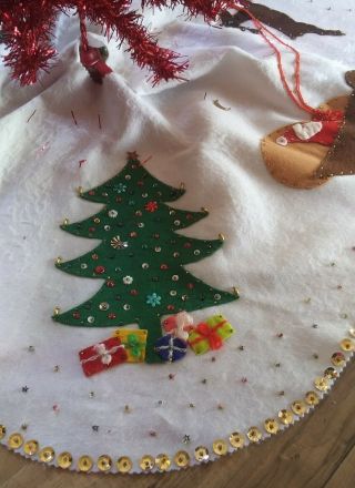 Vintage White Felt Bucilla Christmas Tree Skirt Sequins Beads Santa Church 3