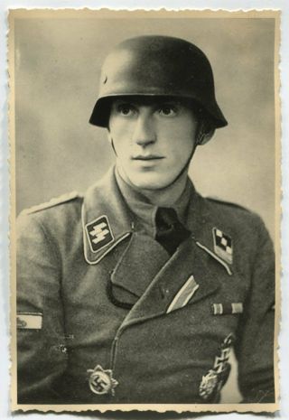 German Wwii Archive Photo: Panzertruppe Tankman - Elite Troops Officer In Helmet