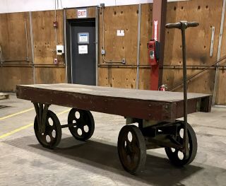 Wagon – Vintage Railroad Depot Station Baggage Cart: