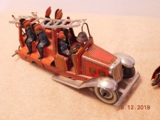 1930s George Fischer Tin Litho Penny Toy Fire Truck w Ladder & Bell Germany 2