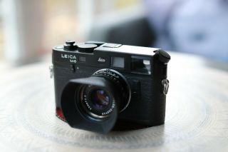 Leica M6 0.  85 Ttl Rangefinder Film Camera W / Voightlander 50mm F2.  5 Vintage Len