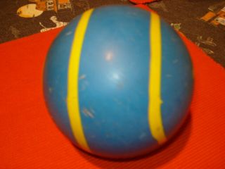 Vintage Comet Rubber Duckpin bowling ball Blue/yellow stripe 4 7/8 