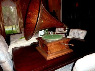 Vintage Antique Victor V 5 Phonograph With Spearpoint Horn All