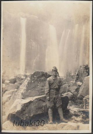 E18 Wwii Japanese Army Photo Soldier In Waterfall