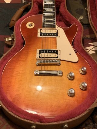 2019 Gibson Les Paul Classic Cherry Sunburst.  Vintage Looking Top 2