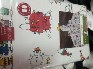 Peanuts Snoopy Christmas Table Cloth 52in X 70in Seats 4 To 6