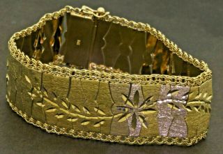 Vintage Heavy 18k Gold Flat 22.  5mm Wide Fancy Bright Cut Floral Link Bracelet