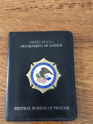 Federal Burea Of Prisons Starburst Medallion Badge Credential Wallet Case
