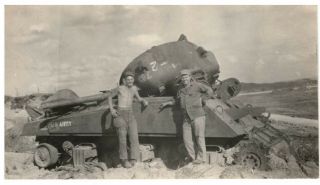 Orig.  Ww2 Photo Wrecked Us Tank W Gis - M4 Sherman - Okinawa - Snapshot