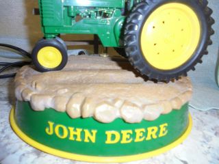 VINTAGE JOHN DEERE TRACTOR LAMP WITH TRACTOR SOUND,  SPINNING REAR WHEELS 2
