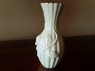 Lenox Fluted Tea Rose Bud Vase Handcrafted in Ivory Fine China & 24K Gold 2