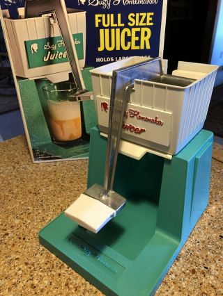 Suzy Homemaker Juicer Topper Toys 1960