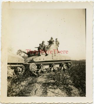 Wwii Photo - Us Army M3 Lee Medium Tank & Gi Crew - 2