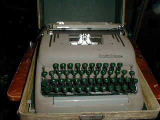 Smith Corona Silent Portable Typewriter W/ Case - For Repair / Parts