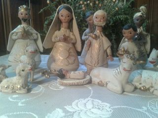 Vintage 13 Piece White & Gold Pottery Hand Painted Nativity Scene Made in Mexico 2