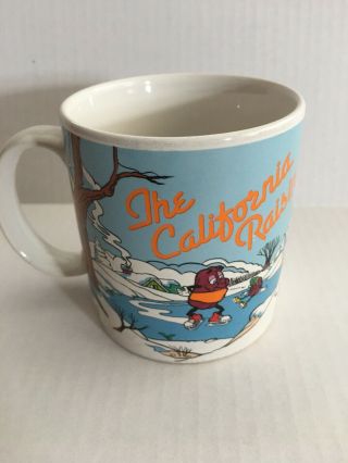 1988 The California Raisins Coffee Mug Christmas Skiing Vintage Cup Holiday