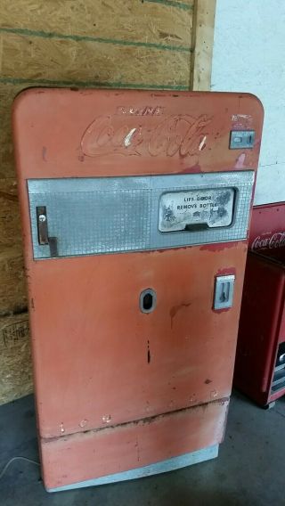 Coca Cola Machine Vendo 83 Drink Coke Bottle Dispensing 1950’s Vintage 10 Cent