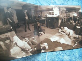 1994 FIRST PRESSING - PEARL JAM - VITALOGY LP with BOOKLET EPIC 3