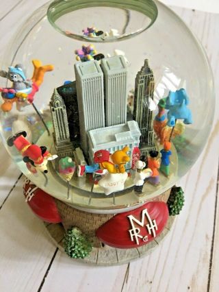Macys Thanksgiving Day Parade Snow Globe Mickey 2000 Musical & Revolves 7” (sh)