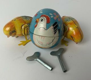 Vintage 1950s Haji Tin Litho Wind Up 2 Chicken & Tin Egg Chick Peep Toy With Key