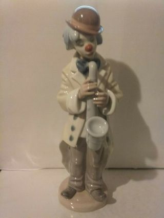 Lladro Figurine: Jazz Sax Clown With Saxophone 5833 8 1/2 " Retired