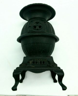 Vintage Miniature Cast Iron Blaze Pot Belly Stove Toy Salesman Sample