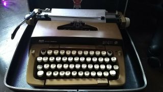 Vintage Smith - Corona Beige & Brown Galaxie Twelve Portable Typewriter W/ Case
