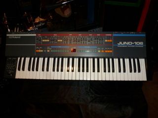 Roland Juno - 106 Programmable Polyphonic Synthesizer Mid 80 