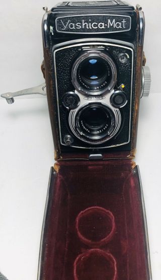 Vintage Yashica Mat Em Copal Mxv 1:3.  2 1:3.  5 F=80mm Camera In Leather Case