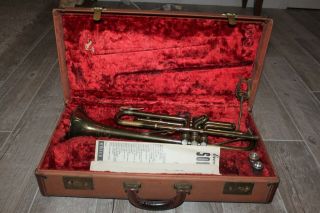 Vintage 1970 Martin Committee Model Trumpet with Mouthpiece & Case 3