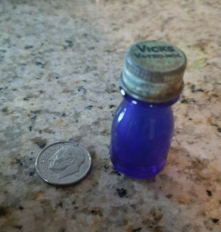 (2a3) Vintage Vicks Va - Tro - Nol Miniature Cobalt Blue Bottle Cap Vatronol Vapor