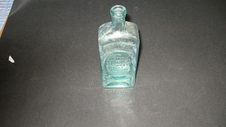 Dr.  Kilmer ' s Swamp Root Kidney & Liver Cure Antique Bottle.  8 