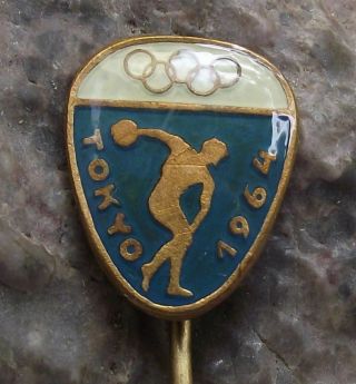 1964 Tokyo Japan Summer Olympic Games Discus Thrower Athlete Souvenier Pin Badge