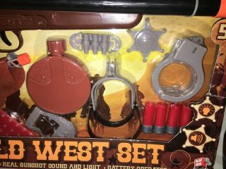 Child ' s Western Cowboy Halloween Costume Toy Shotgun Set Canteen Scarf Pistol 2
