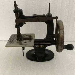 Vintage Antique Singer Sewing Machine Repair Or Display