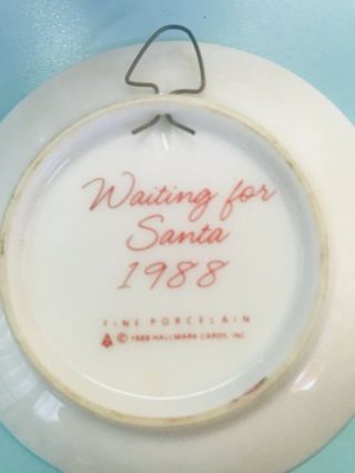 1988 Hallmark WAITING FOR SANTA Collector ' s Series Porcelain Christmas Plate 2