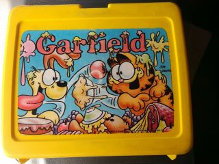 Vintage 1978 Garfield & Odie Yellow Plastic Lunch Box No Thermos