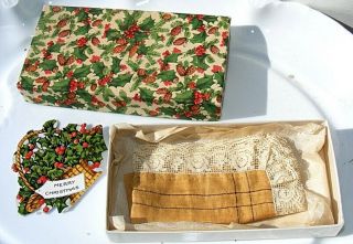 Vintage Department Store Printed Xmas Holly Box W/card Linen Lace Hanky