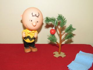 A Charlie Brown Christmas Peanuts Pathetic Tree Blanket & Ornament by Schultz 2