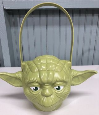 Yoda Star Wars 12 " Halloween Candy Trick Or Treat Plastic Bucket