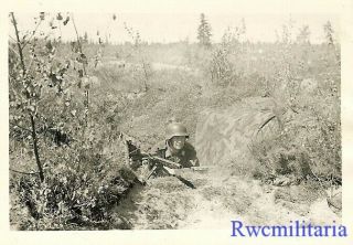FRONTLINE Luftwaffe Soldier at Dug In Position w/ MG - 34 Machine Gun 2