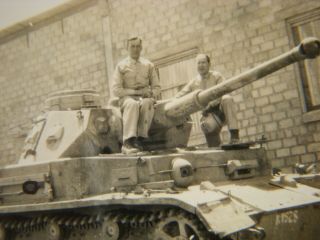 US ARMY WW2 WWII PHOTOGRAPH OF CAPTURED GERMAN IV TANK DAK NORD AFRIKA KORPS 3