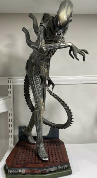 Alien Big Chap 1/4 Maquette Sideshow Collectibles Statue 2