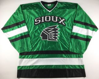 Vintage University Of North Dakota Fighting Sioux Graphic Hockey Jersey