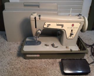Vintage Singer Fashion Mate Sewing Machine W/ Case Model 237