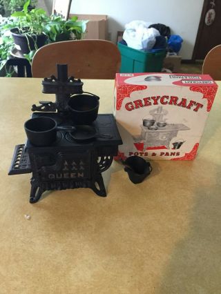 Greycraft 5 " Salesman Sample Cast Iron Queen Stove Kitchen Pots & Pans Toy