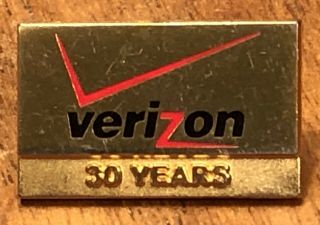 Verizon Communications 30 Years Employee Service Award Gold Tone Lapel Hat Pin
