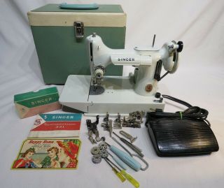 Vintage Singer Featherweight 221k Sewing Machine W/original Book Box Case