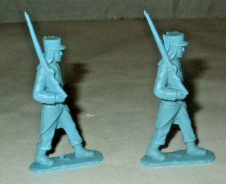 Vint Marx Captain Gallant Play Set Powder Blue Figures Marching With Rifles